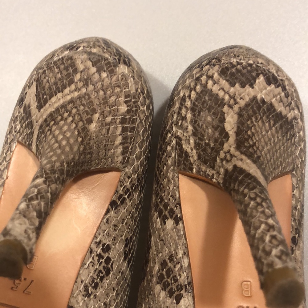 COACH heels - Picture 8 of 11